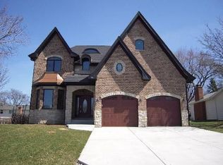 9937 Huber Ln, Niles, IL 60714