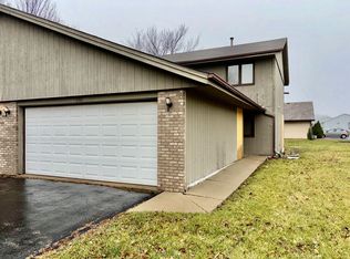 770 Tulip Ln, Rockford, IL 61107