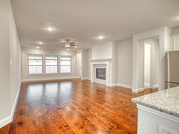 3rd image of 1404 Brent Knoll Dr