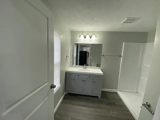 1011 Logan St SE — Photo 7