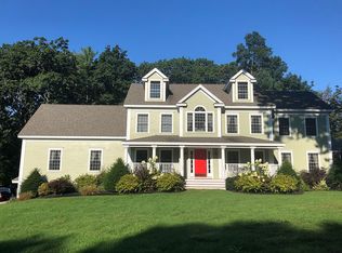 2 Fielding Ln, Hampton, NH 03842