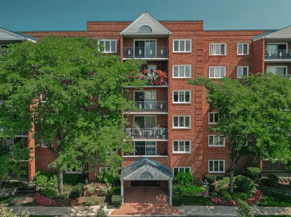 6530 W Irving Park Rd APT 203, Chicago, IL 60634