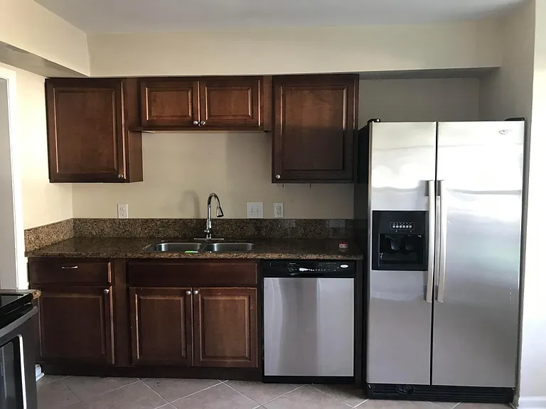 5601 Carisbrooke Ln — Photo 3