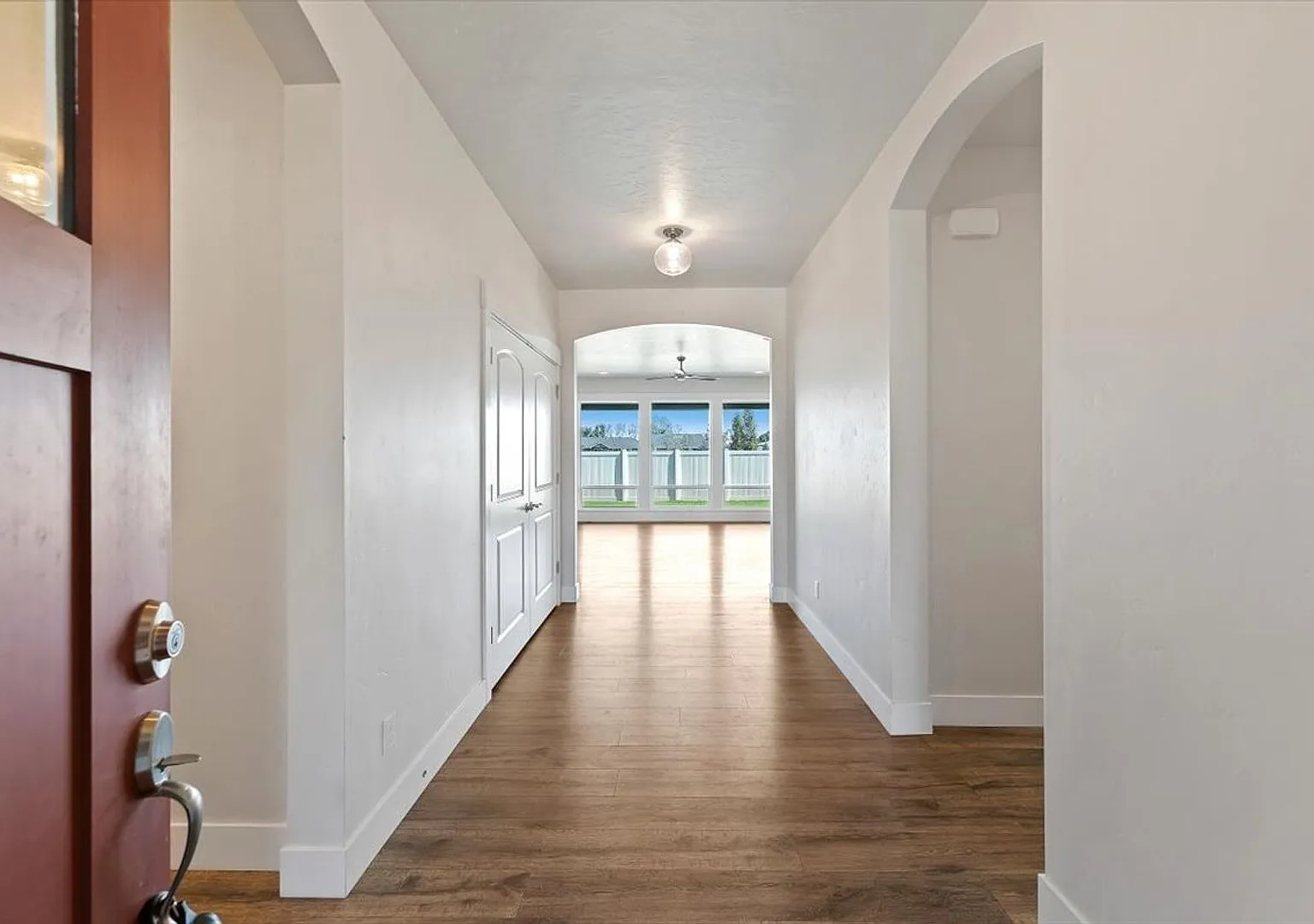 Nampa 4-Bedroom Home with No Rear Neighbors & Community Pool — Photo 3