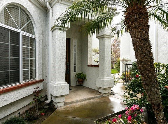 2214 Bermuda Dunes Pl-003-30-Front Entry