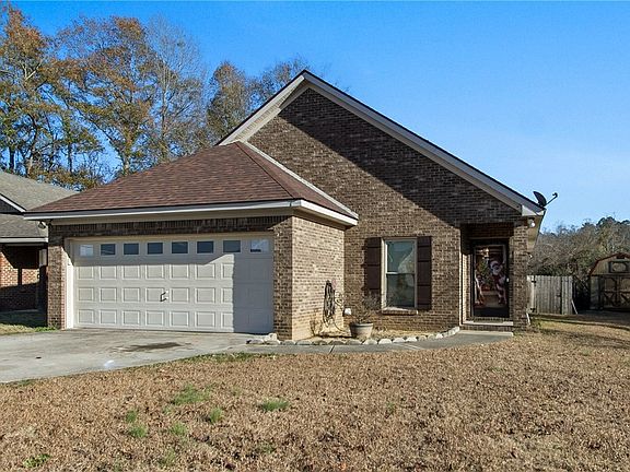 3rd image of 1601 Spencer Dr