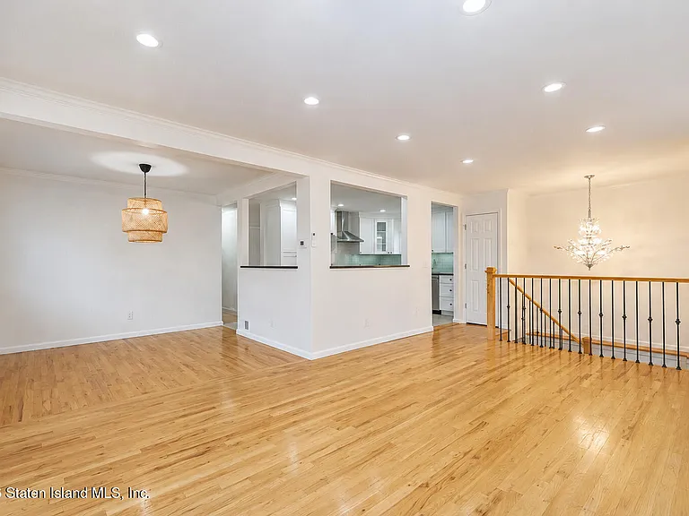 668 Sheldon Ave — Photo 9