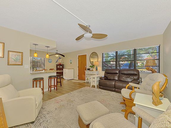 4th image of 10 Quails Run Blvd Unit 6