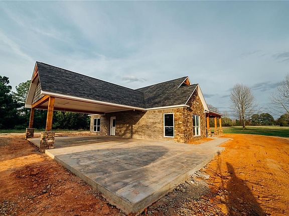 2nd image of 73 Clover Ln
