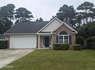 414 Foxwood Ln, Wilmington, NC 28409