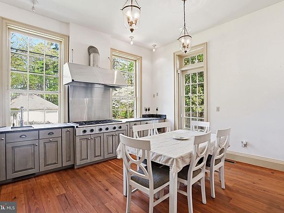 5th image of 11700 Mansion St