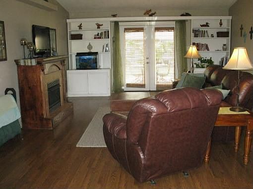 2nd image of 1115 Gemini Dr