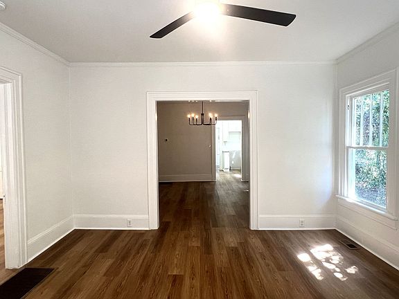4th image of 133 Desoto Pl
