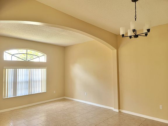 5th image of 1 Westmar Pl
