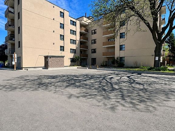 4th image of 1445 Wilson Ave #202