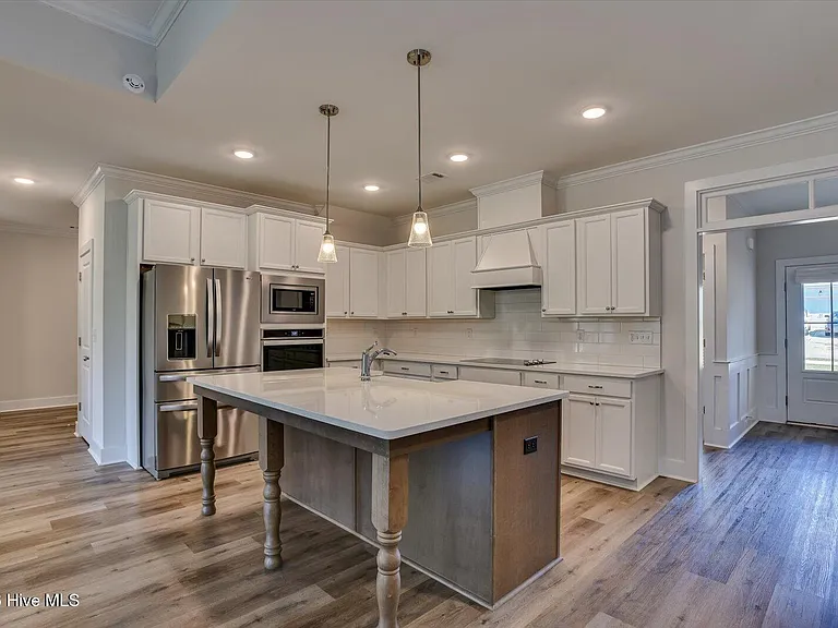 409 Barrow Ln — Photo 5