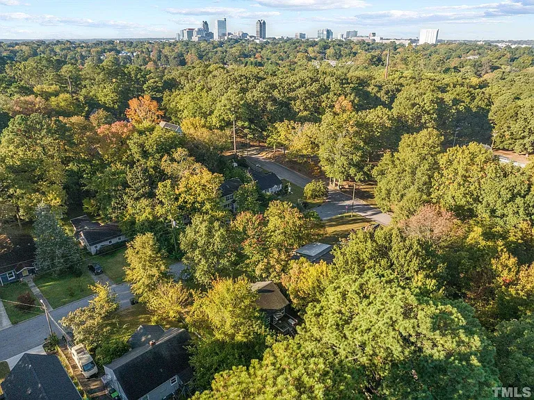 705 Tyler Rd — Photo 33