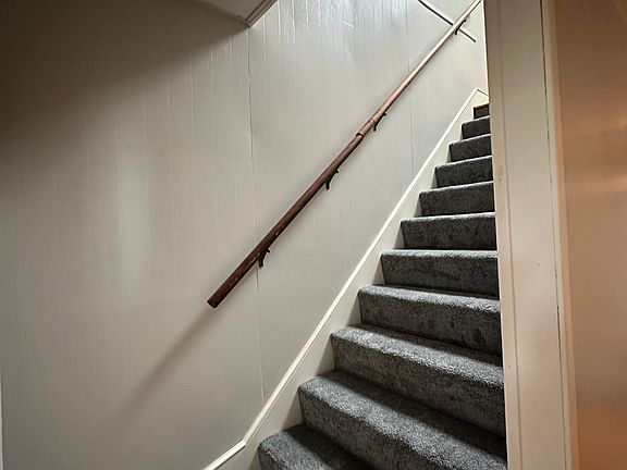 2nd image of 165 Greenwood St Floor 2