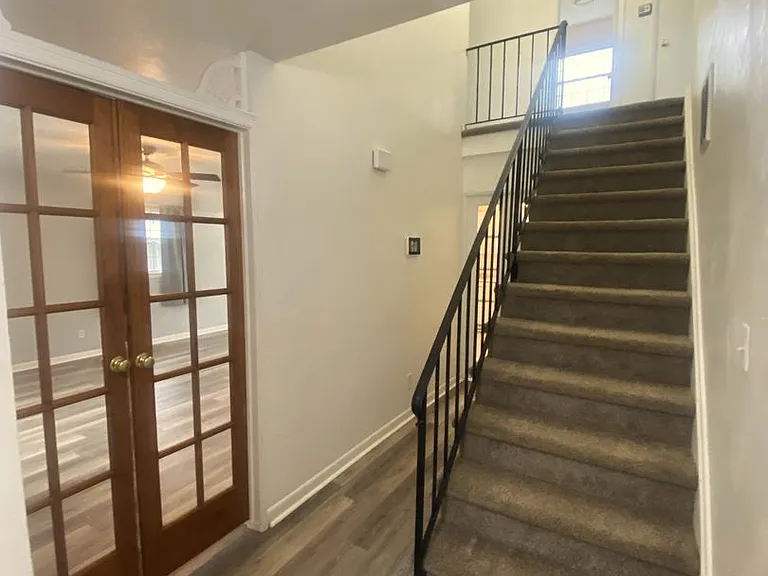 8225 Tabor Ct — Photo 11