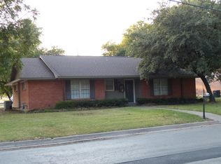 301 Rosedale Dr, Gainesville, TX 76240