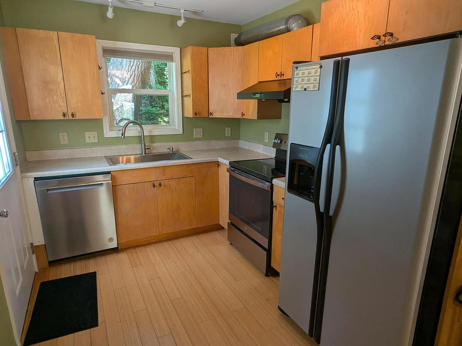92 Haywood Rd — Photo 3