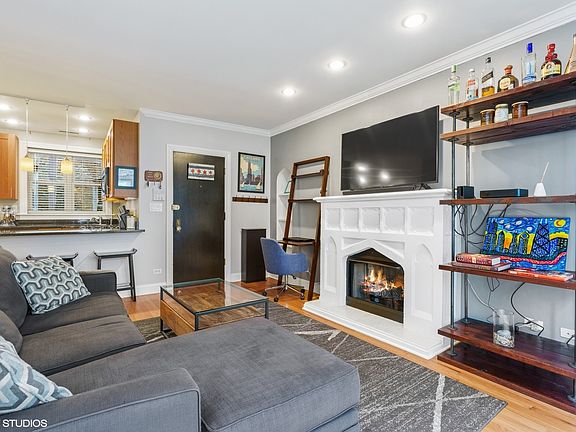 4th image of 1258 W Winona St APT 3B