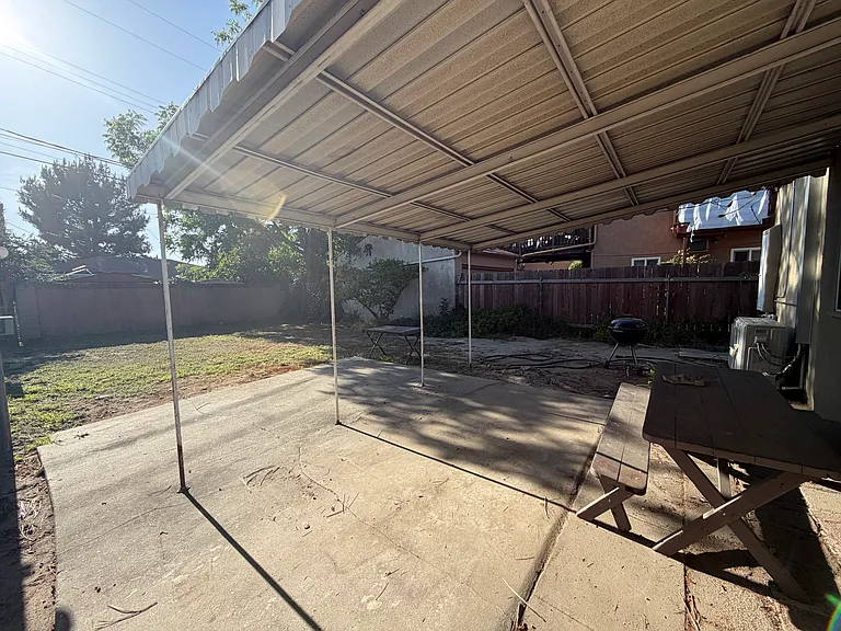 6447 Bellaire Ave — Photo 14