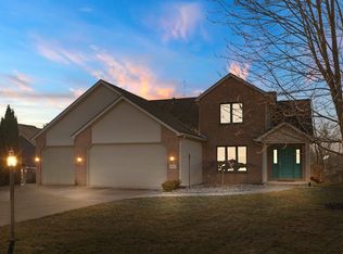 2807 Lykeway Ct, Fort Wayne, IN