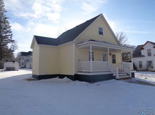 209 E Elm Ave, Flandreau, SD 57028
