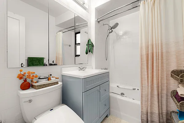 73-20 Austin Street #4O in Forest Hills, Queens | StreetEasy