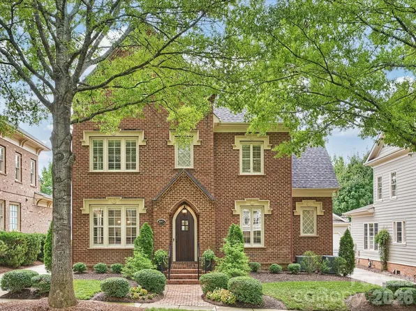 8843 Heydon Hall Cir, Charlotte, NC 28210