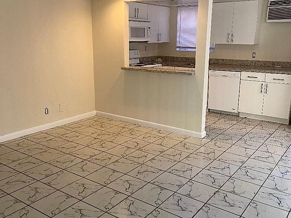 2nd image of 114-116 SW 20th Ave #114-20
