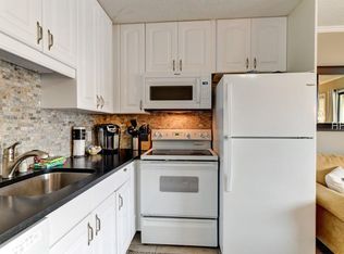 40 Folly Field Rd APT A104, Hilton Head Island, SC 29928