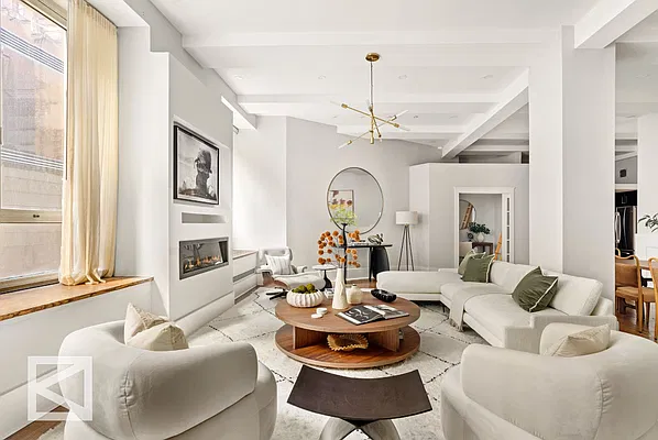 Living room, photo 2