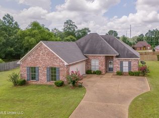 111 Dundee Cv, Clinton, MS 39056