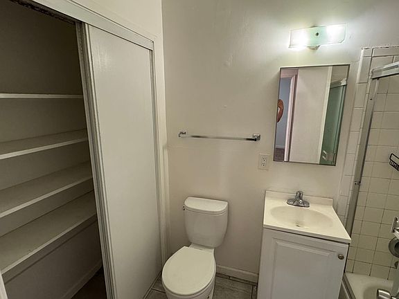4th image of 2521 Regent St #10969800