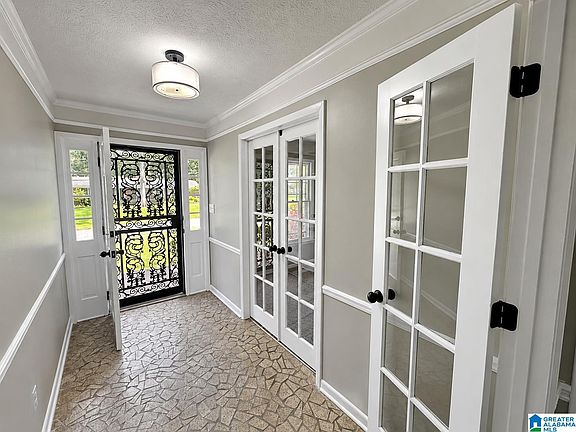 5th image of 3912 Lee Dr