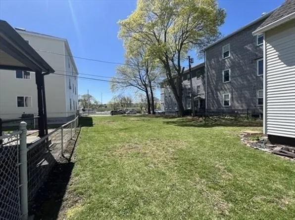 13 Sigel St, Worcester, MA 01610