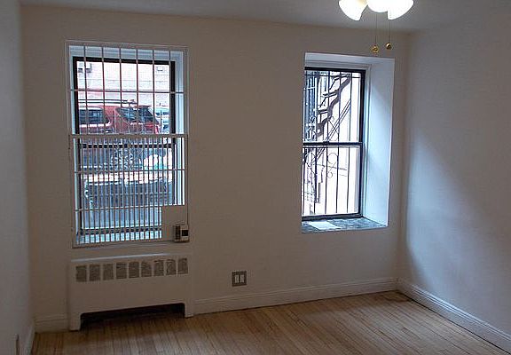 4th image of 469 Saint Johns Pl APT 1