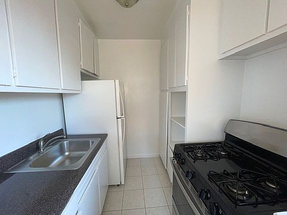 4th image of 10230 Queens Blvd APT 6H
