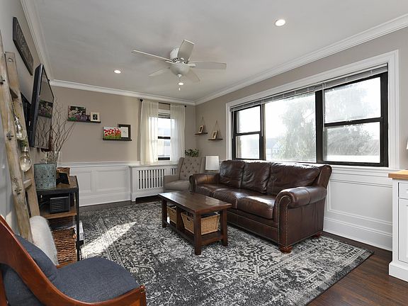 5th image of 121 15th St APT G2