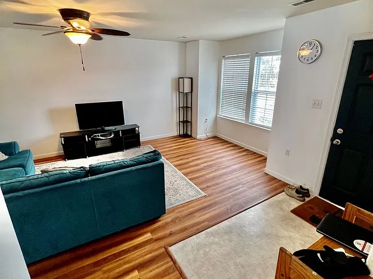 132 Hawks Run Rd — Photo 2
