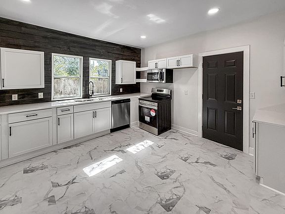 4th image of 605 N Alleghany St