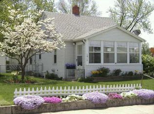 1013 Donaldson St W, Mishawaka, IN 46545