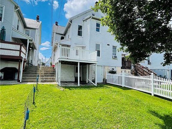 4th image of 1429 Dewey Ave