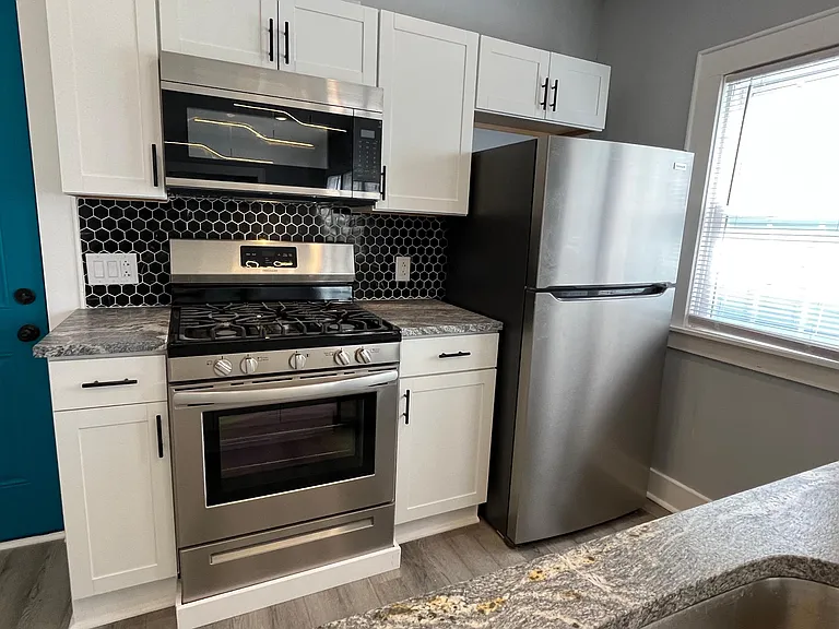 610 Hickory St #2 — Photo 4