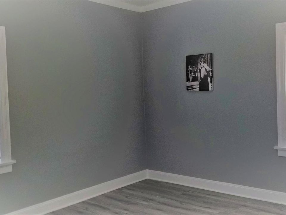 1st image of 226 S Alexandria Ave