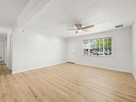 5th image of 2526 W Orchid Ln
