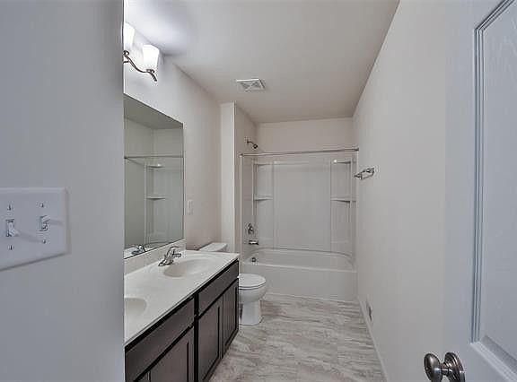 3rd image of 67 Arbor Hollow Ct