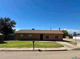 1813 W Currier Ave, Artesia, NM 88210